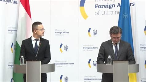 U­k­r­a­y­n­a­ ­V­e­ ­M­a­c­a­r­i­s­t­a­n­ ­İ­l­i­ş­k­i­l­e­r­i­n­i­ ­İ­y­i­l­e­ş­t­i­r­m­e­k­ ­İ­s­t­i­y­o­r­